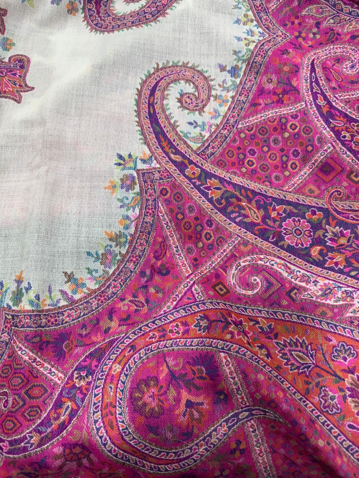 Luxury 100% Wool Jacquard Shawl – Pink & Ivory Paisley